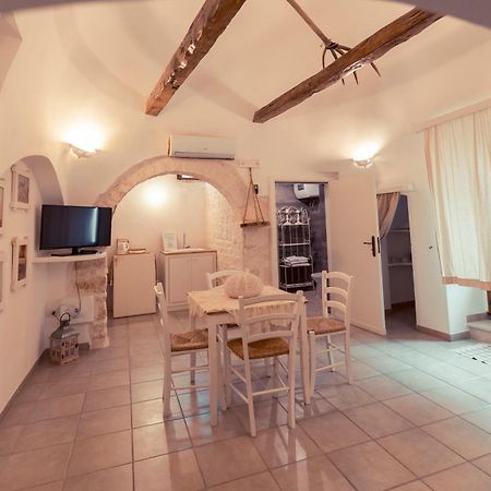 Bed and Breakfast Trulli Antichi Mestieri - Widespread Trulli In The Historic Center Альберобелло Экстерьер фото
