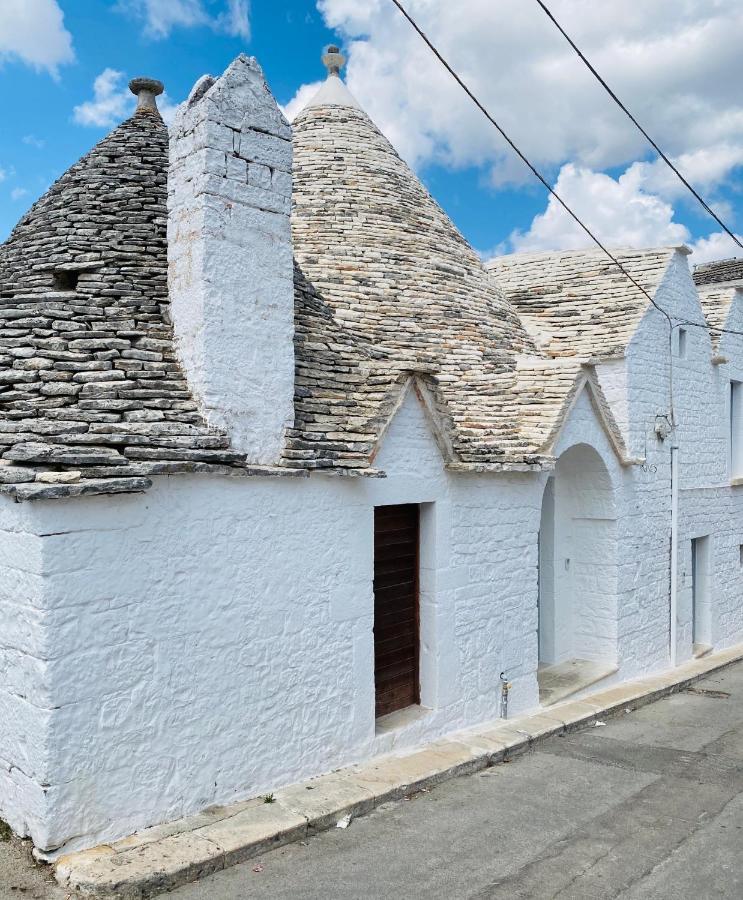 Trulli Antichi Mestieri - Widespread Trulli In The Historic Center Альберобелло Экстерьер фото