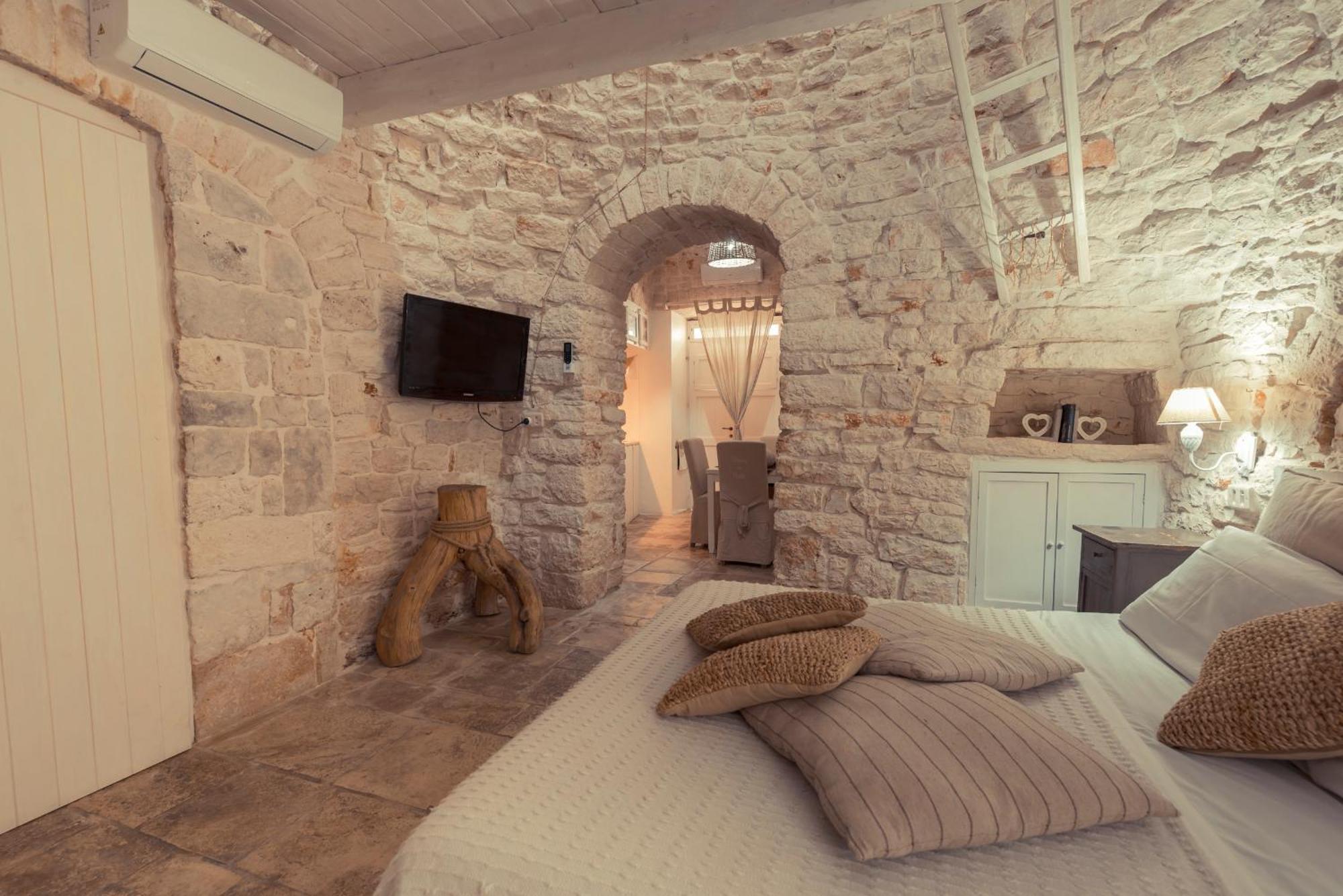Bed and Breakfast Trulli Antichi Mestieri - Widespread Trulli In The Historic Center Альберобелло Экстерьер фото