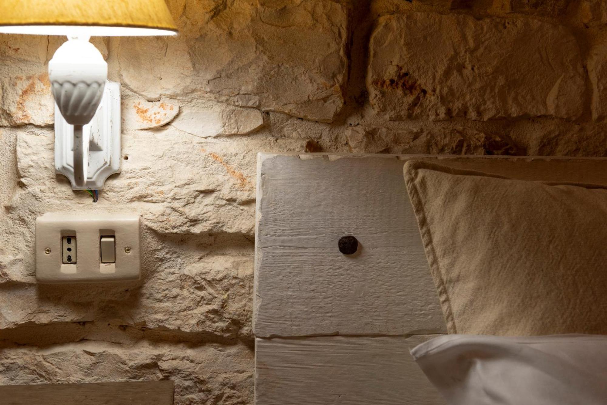 Bed and Breakfast Trulli Antichi Mestieri - Widespread Trulli In The Historic Center Альберобелло Экстерьер фото