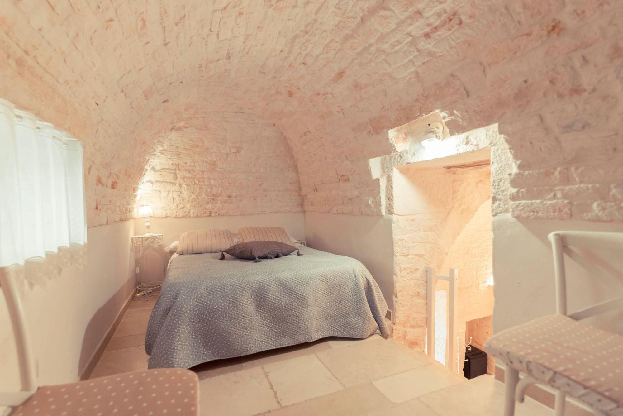 Bed and Breakfast Trulli Antichi Mestieri - Widespread Trulli In The Historic Center Альберобелло Экстерьер фото