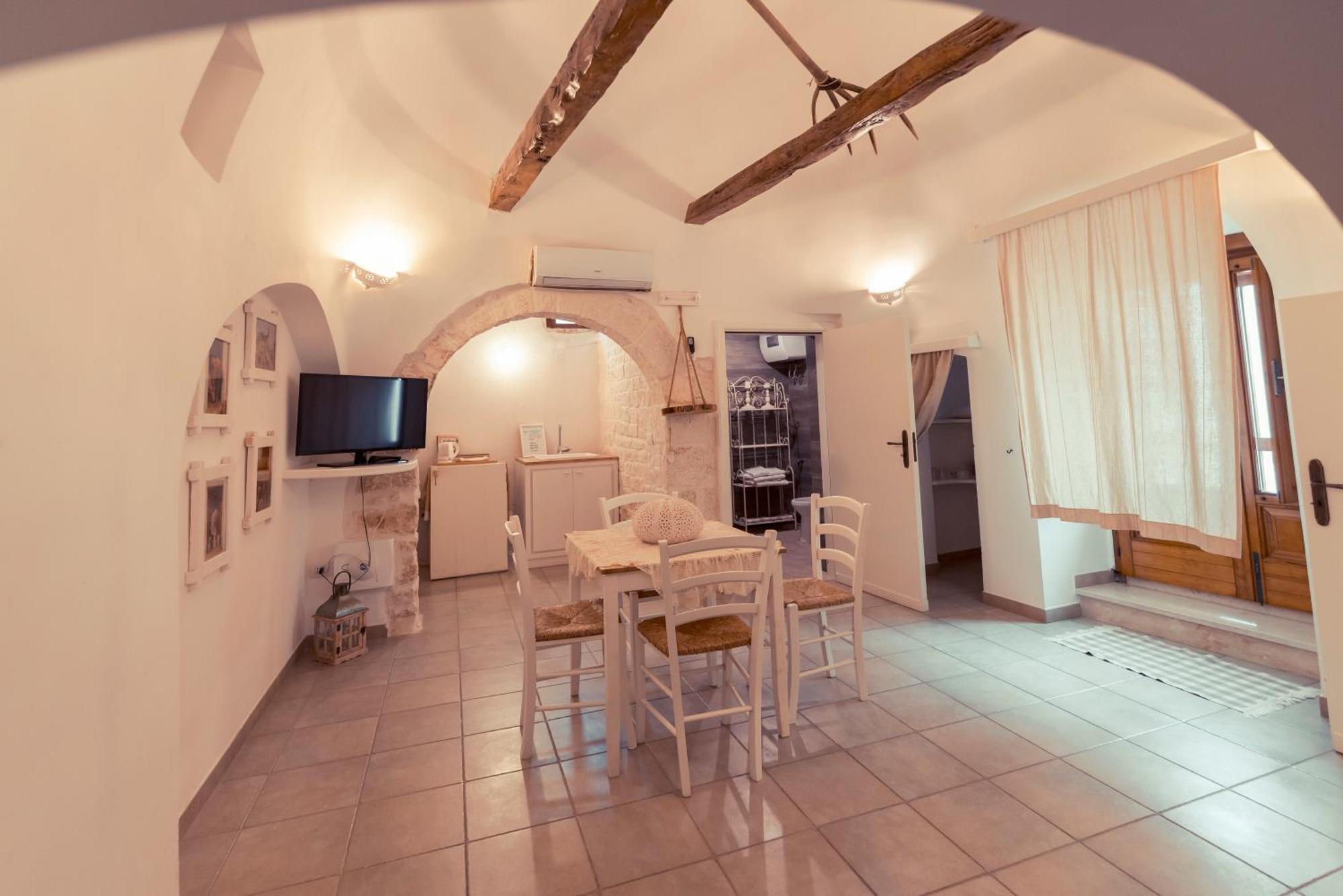 Bed and Breakfast Trulli Antichi Mestieri - Widespread Trulli In The Historic Center Альберобелло Экстерьер фото