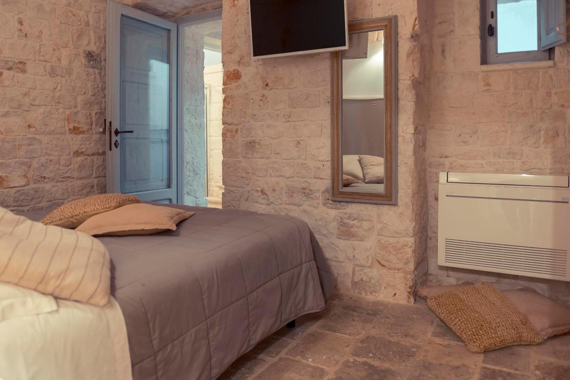 Bed and Breakfast Trulli Antichi Mestieri - Widespread Trulli In The Historic Center Альберобелло Экстерьер фото