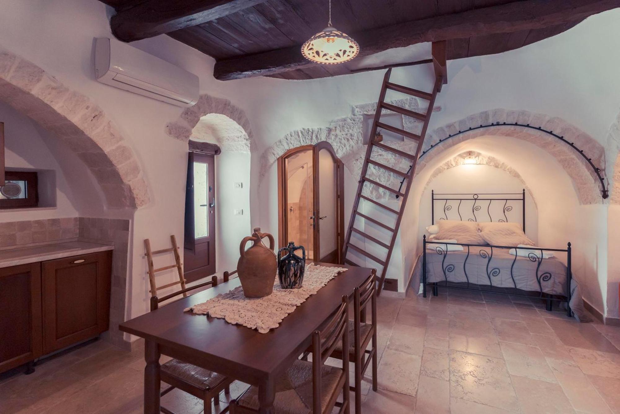 Bed and Breakfast Trulli Antichi Mestieri - Widespread Trulli In The Historic Center Альберобелло Экстерьер фото