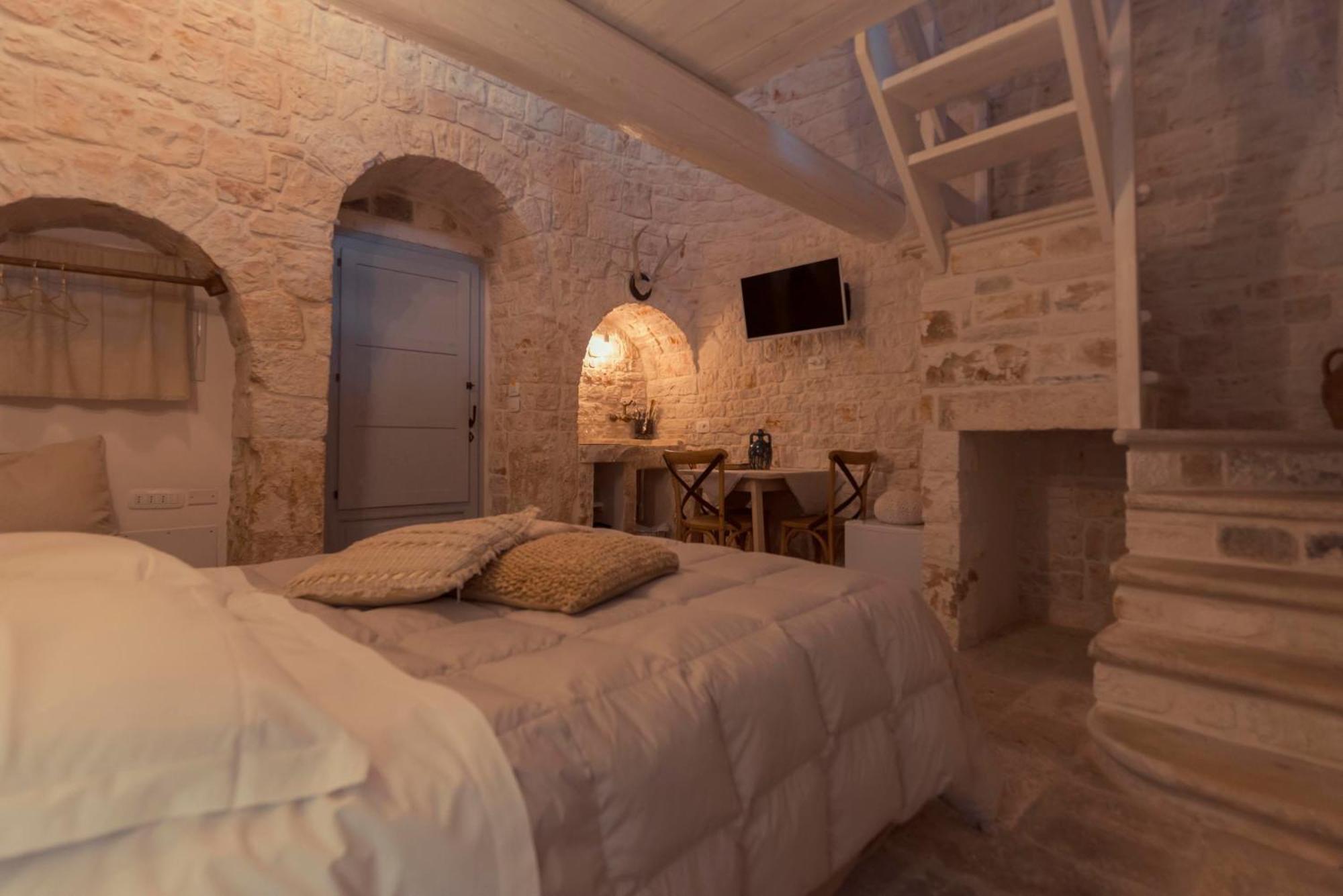Bed and Breakfast Trulli Antichi Mestieri - Widespread Trulli In The Historic Center Альберобелло Экстерьер фото