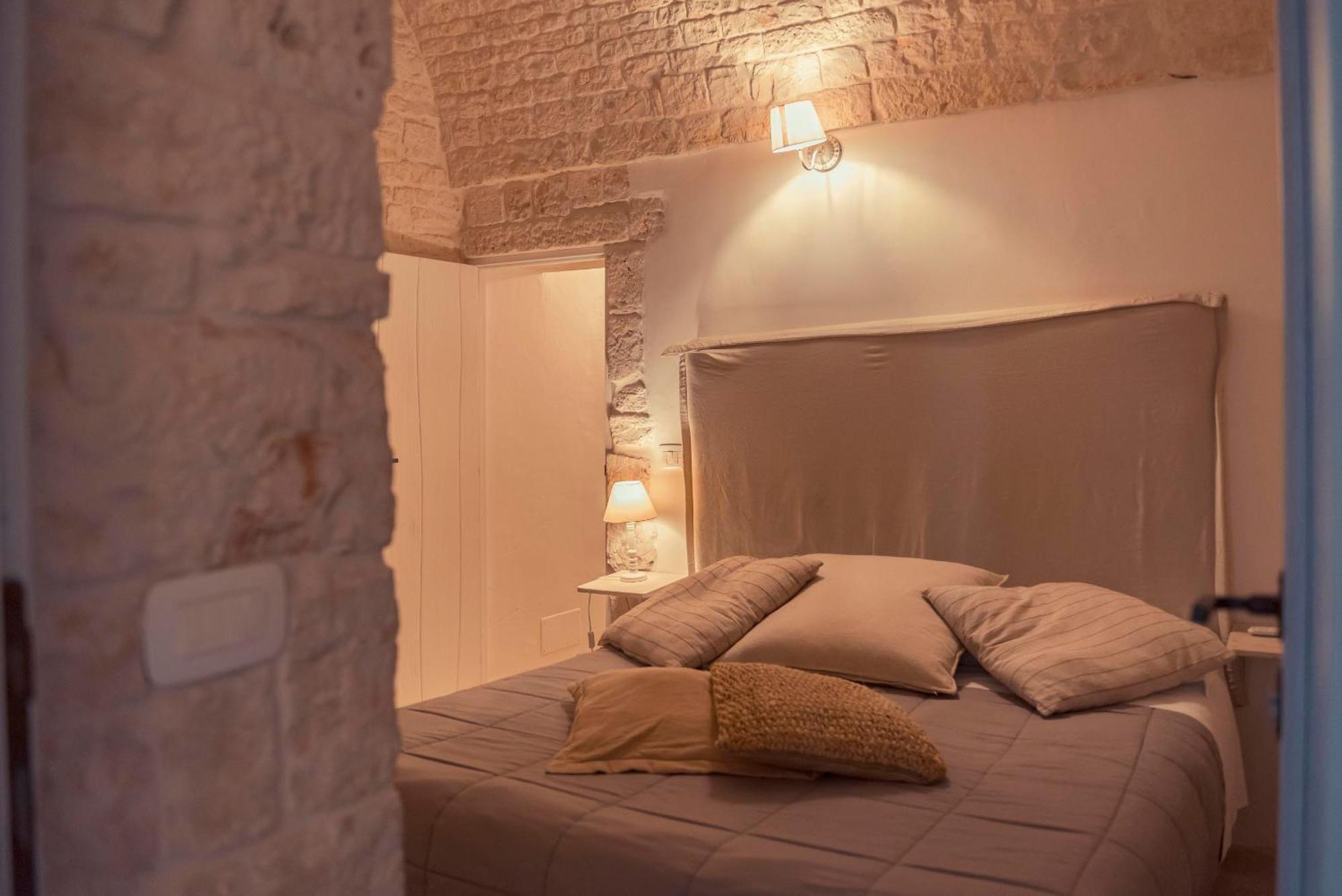 Bed and Breakfast Trulli Antichi Mestieri - Widespread Trulli In The Historic Center Альберобелло Экстерьер фото
